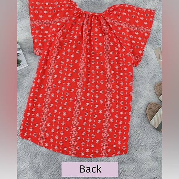 Large Red Short-Sleeved Patterned Blouse - Picture 3 of 3